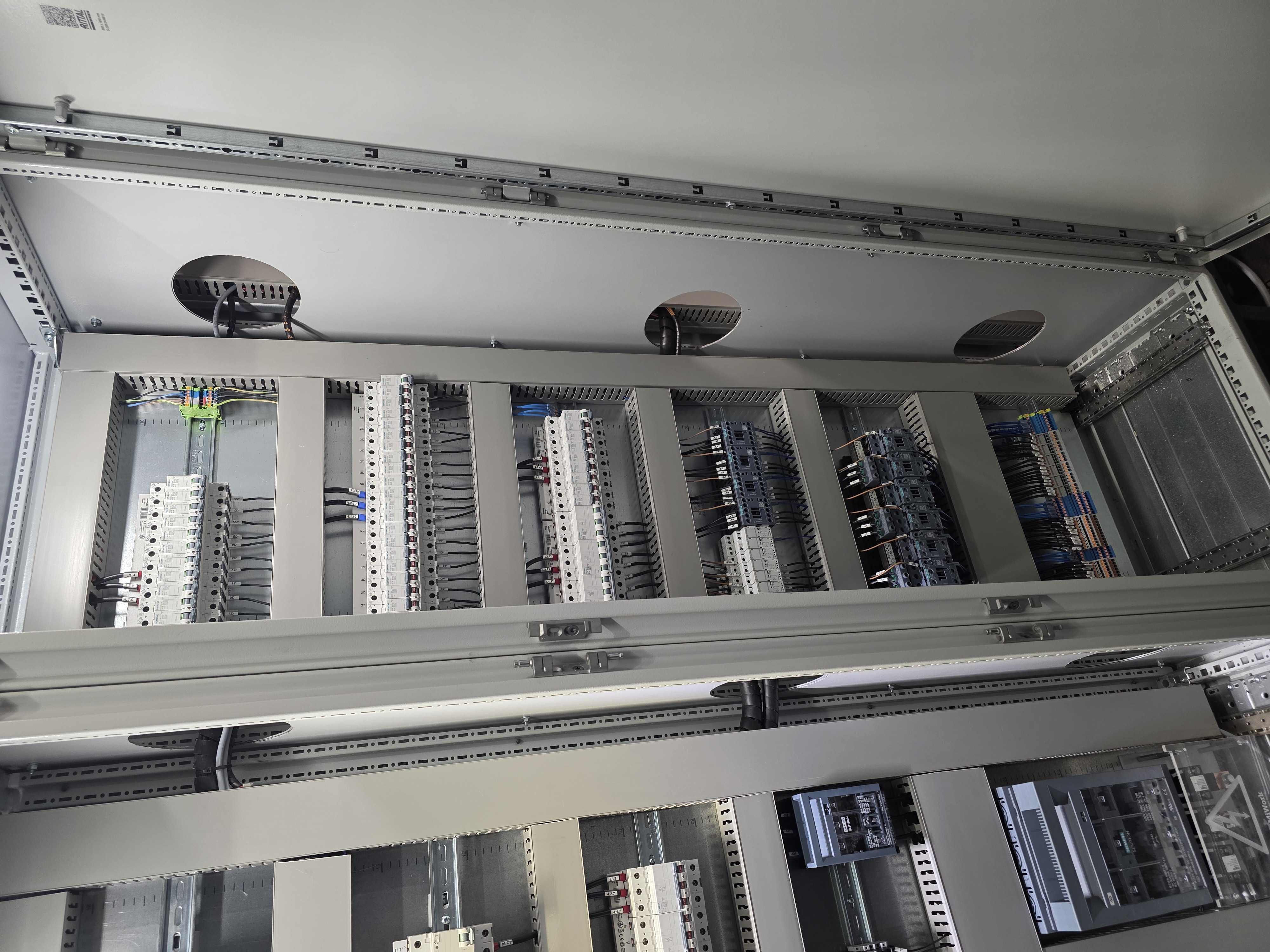 Einblicke in den Aufbau und die elektrische Verteilung.